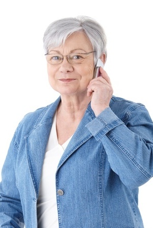 给不喜欢智能机的老年人推荐几款老年人手机