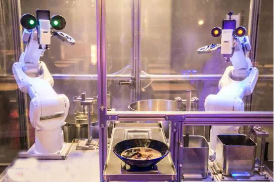 机器人拉面店现上海 平均90秒做一碗面