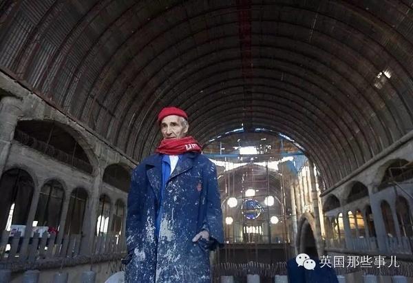 　　教堂占地面积约8000平方米，有回廊、穹顶。教堂目前对外开放，但老人不收取任何门票，只接受游客自愿的捐助，如今已90岁高龄的他，身体已经不允许他再爬上爬下了。他没钱请工人来修筑，只能请自己的侄儿来帮忙，当地的志愿者也前来提供帮助。然而他每天依旧在做着他力所能及的事，直到现在他仍每天早上6点起，每天工作10个小时，也许他在死之前都无法看到教堂完工的模样，他也从未想过放弃。