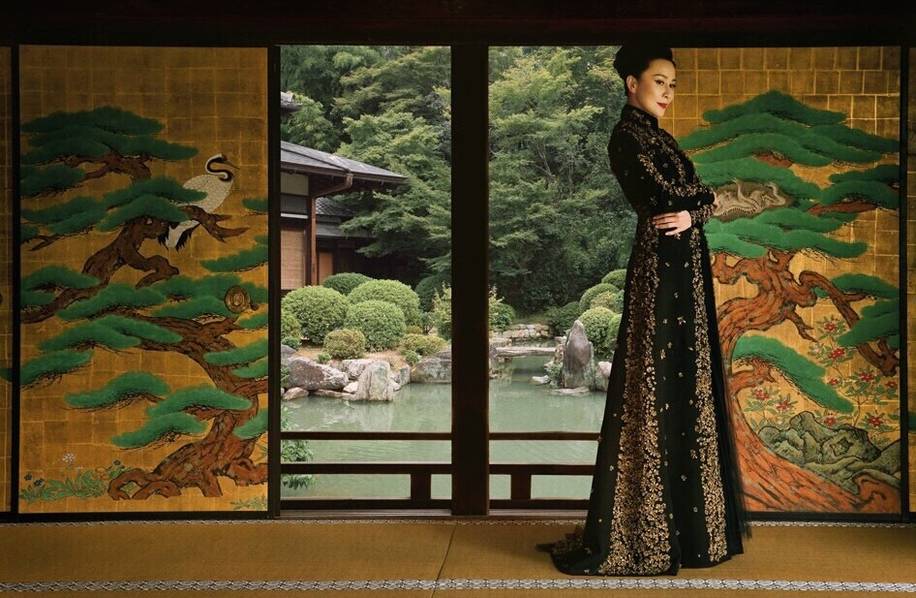 刘嘉玲。