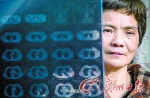　　去年4月，她背着中药，只身跑到河南郑州参加寻亲活动。“我害怕来不及，只能加快脚步。”那一次，连日奔波的杨素慧倒下了，多亏其他的寻亲妈妈把她送回广州。3月26日，杨素慧到医院复诊时，医生在诊断书上写：肺部肿瘤出现骨转移可能性大。