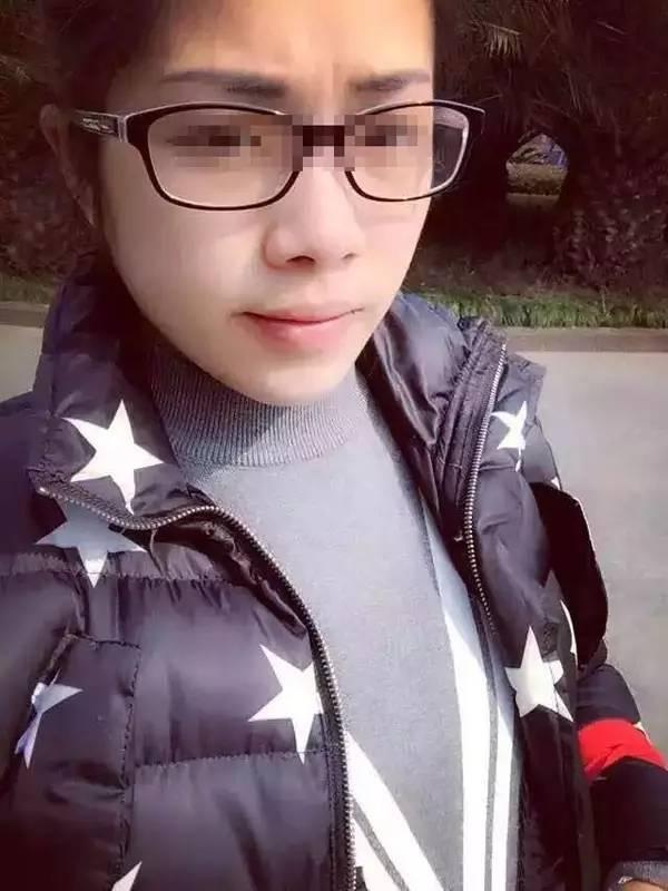 　　一位21岁的母亲诞下双胎儿，却因为妊娠急性脂肪肝昏迷离开人世，留下一双可爱的儿子。因为是早产儿，孩子也住院一个多月，生下来便没喝过一口母乳，令人十分心酸。