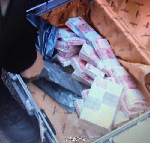　　在逐步确定嫌疑人后，办案人员分赴北京、上海、广东等地，共抓获各类犯罪嫌疑人62名，其中包括台湾犯罪嫌疑人10名，由此案串并出的涉及全国26个省市的180余起电信诈骗案同时告破。图为抓捕现场图。