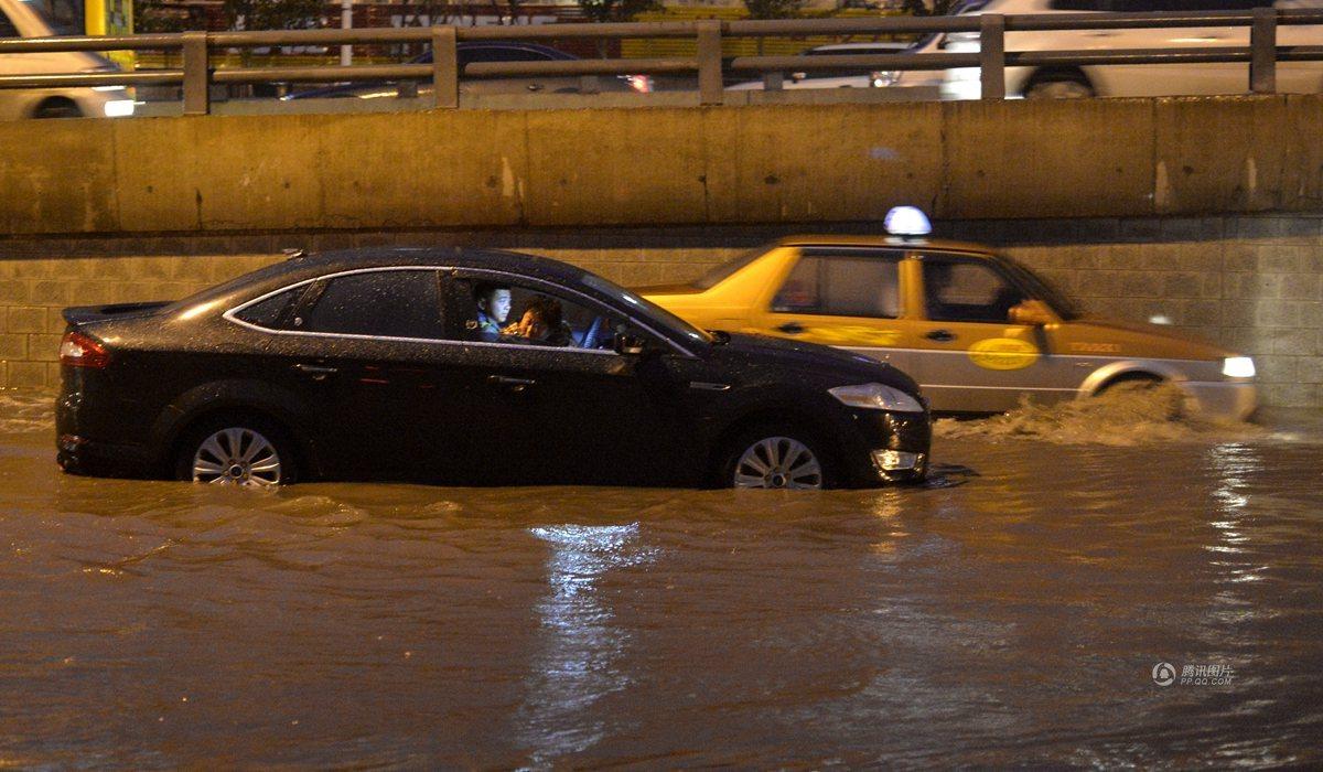 　　沈阳市区道路积水。