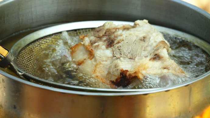 【养生厨房 <wbr>20160506 <wbr>播出】 <wbr>菜名：官善扣肉
