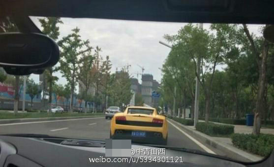　　除了R8之外，这辆兰博基尼盖拉多也是公交哥的。