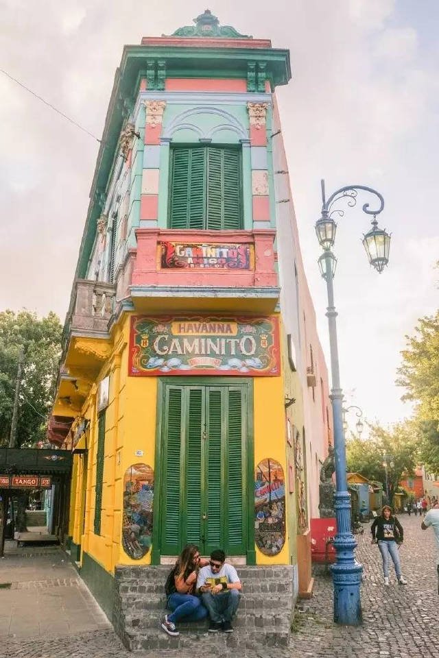 刘小溪在阿根廷布宜诺斯艾利斯博卡区的旅拍作品。