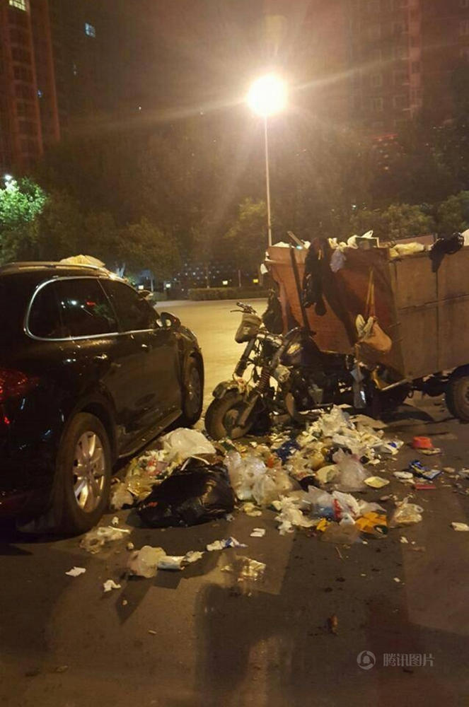 　　万幸的是，三轮车司机受伤并不严重。