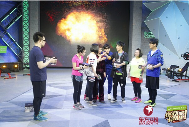 《燃卡》蔡明郑多燕首同台 健身操PK性感爆棚