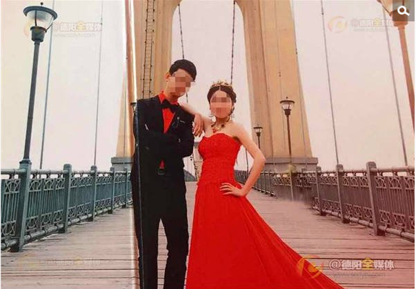 昨天（26日）下午，广汉连山一名26岁小伙被人用利器捅死在离家不远的绵远河河坝草丛中，此时据他新婚不到一个月时间。