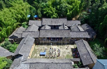 德阳两百年老宅变身乡村儿童之家