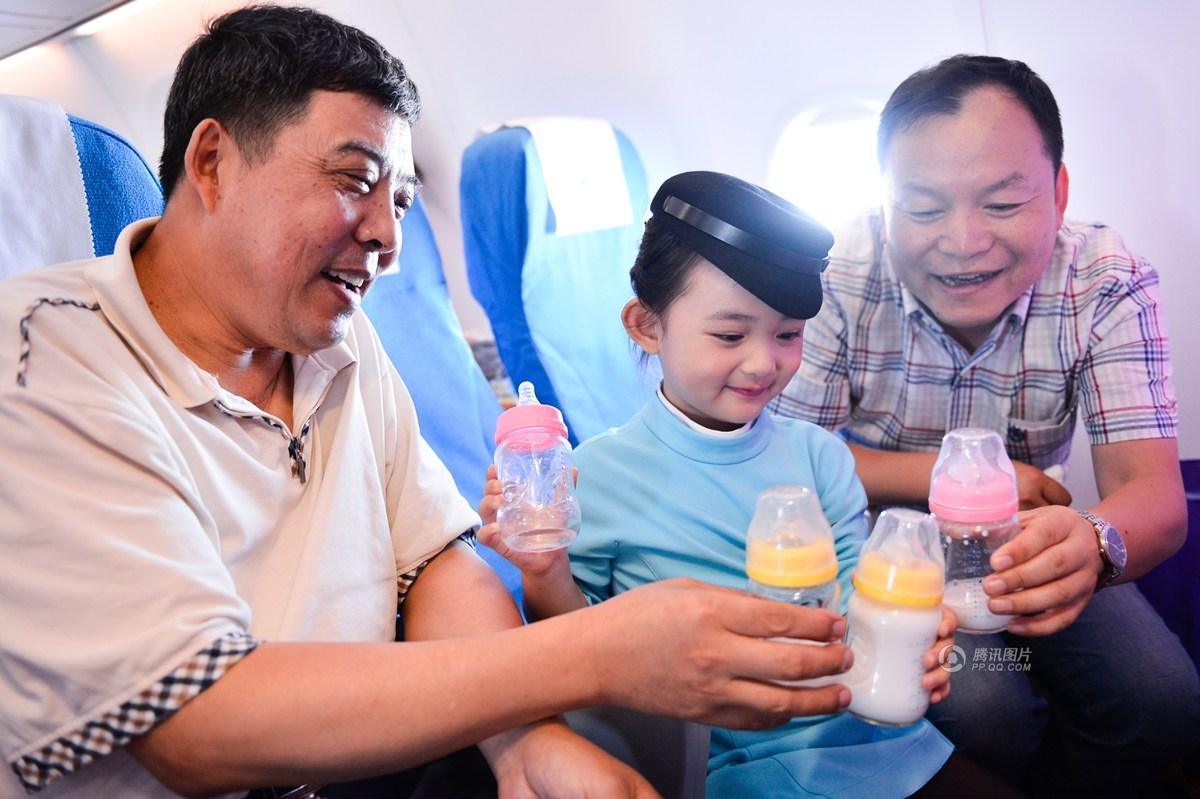 　　该航空公司称，童心是成人世界里最可贵的东西，常童心，常年轻，此次活动就是为了在儿童节，让成年人重温丢失已久的童心。6月1日，厦航在厦门飞昆明的航班上，也执行了本次活动。