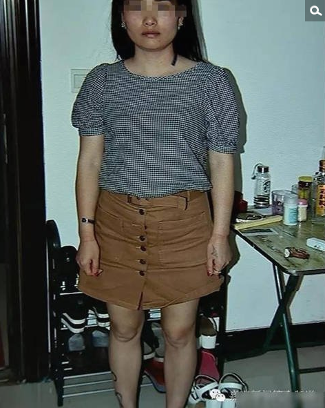 　　等阿芬要收钱的时候，没想到陶某突然就冲上来，掐住阿芬的脖子不放。 陶某威胁阿芬，叫她把金项链和手镯都交出来。保命要紧，阿芬苦苦求饶并且主动配合，取下项链和手镯，还把自己的苹果6手机以及1700多块钱现金给了陶某。得手之后，陶某没有让阿芬走，而是把她的双手反绑住，将门窗关好，然后自己逃跑了。