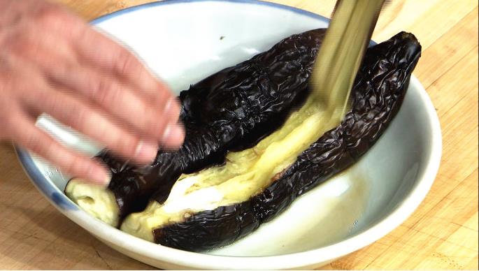 【养生厨房 <wbr>20160607 <wbr>播出】菜名：风味酥皮茄子；