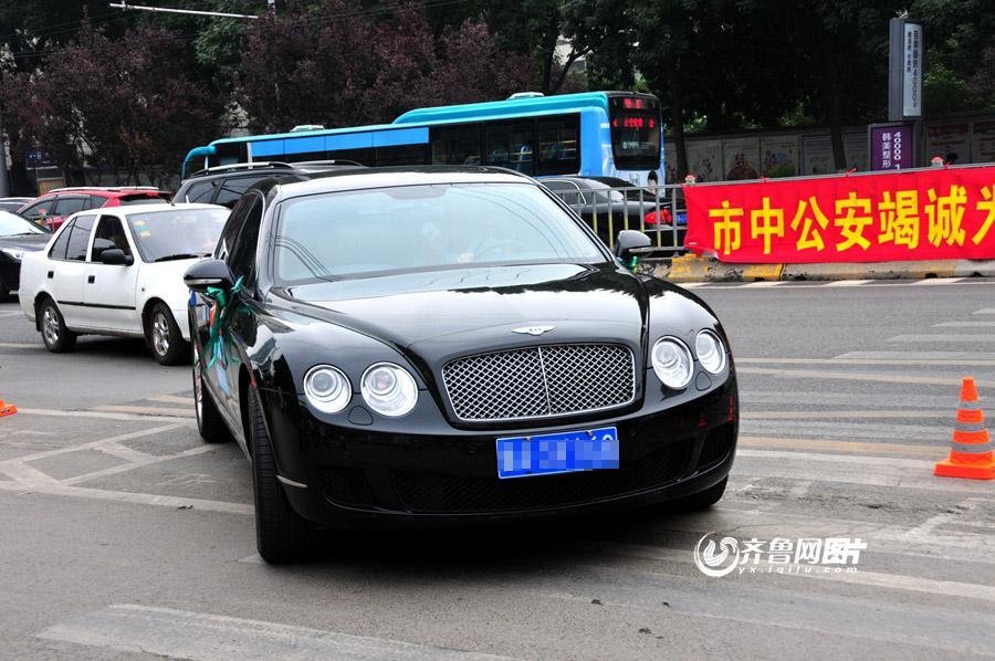 豪车。