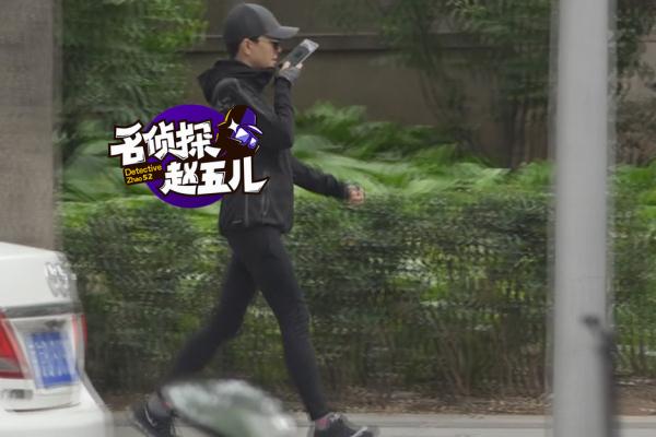 宋丹丹晨练也要星味十足筷子腿不输小花旦