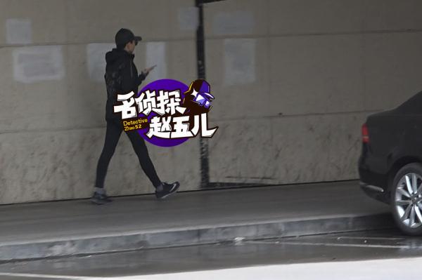 宋丹丹晨练也要星味十足筷子腿不输小花旦