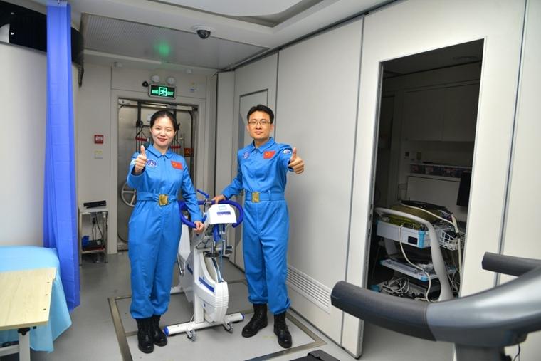 6月17日，“绿航星际”试验在深圳启动，4名志愿者进入面积370平方米的密闭舱内，开展为期180天的受控生态生保技术试验验证。这次试验的顺利开展，对建立发展适合多乘员长时间驻留的高闭合度、运行高效、系统可靠的生命健康保障体系新方法新技术具有重要意义，标志着我国自主掌握的受控生态生保技术达到国际先进水平。