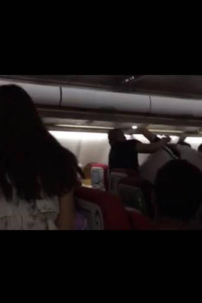 应于昨晚9点50分起飞的北京至西安HU7737次航班，于今天凌晨2点54分左右从首都机场起飞，于4点40分左右到达西安。