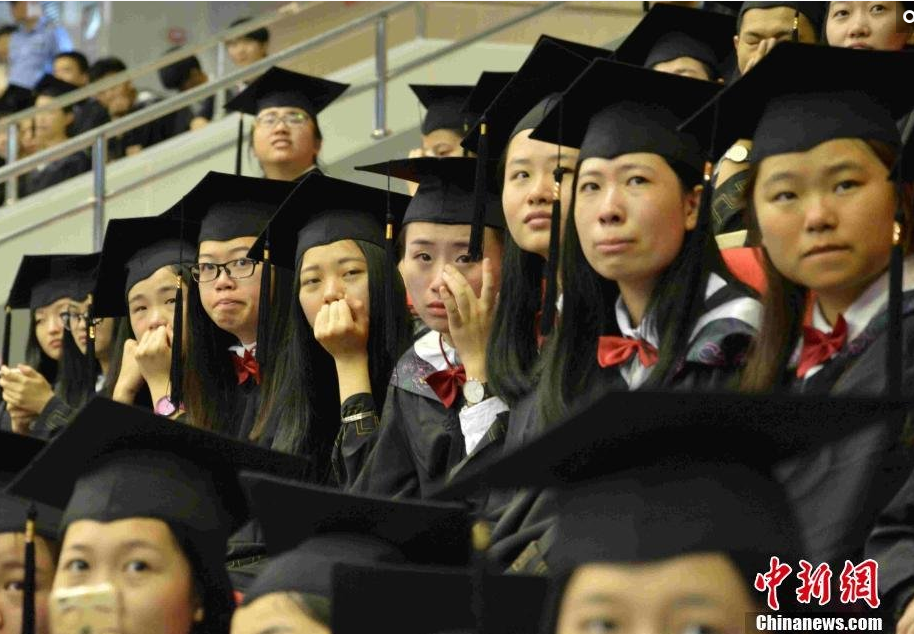　　6月22日，毕业专题视频让参加毕业典礼的学生感动落泪。