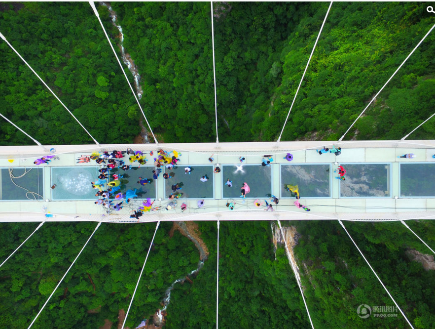 　　通过此次面向公众进行安全大体验，全面检验了大峡谷玻璃桥的安全性和承载能力。