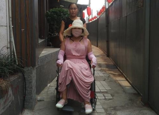 中国整形第一人:30多次手术后面临切除乳房