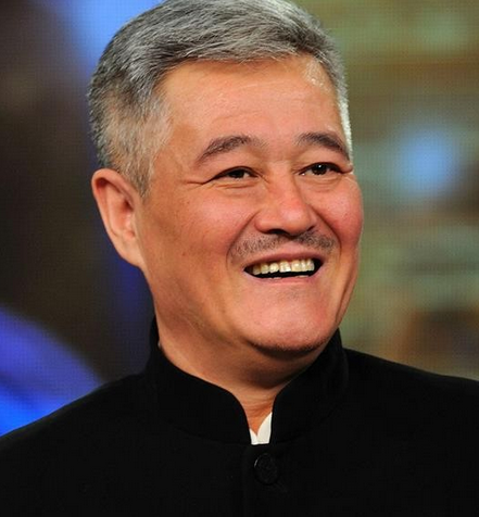 赵本山身形消瘦 因被传闻困扰暴瘦30斤!