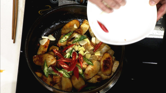 【养生厨房 <wbr>20160809 <wbr>播出】菜名：素回锅肉；