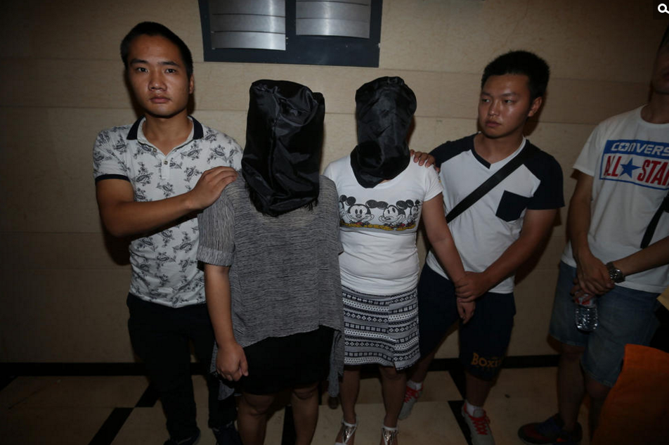 警方共端掉作案窝点10个，抓获犯罪嫌疑人150人，缴获电脑210余台、手机570余部、银行卡20余张等大批作案工具。