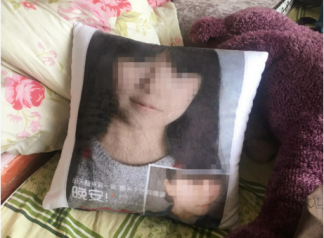 女大学生退学后烧炭自杀 母亲离家出走