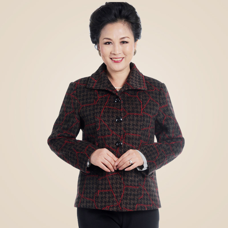 大码装=大妈装？老年服装难买“俏”