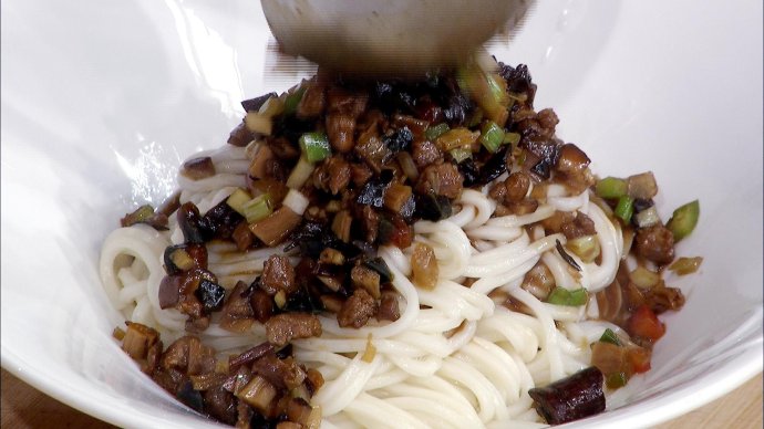 【养生厨房 <wbr>20161009 <wbr>播出】菜名：羊肉汤面；