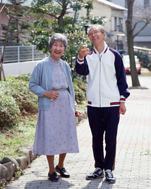 老年夫妻交谈要六多六少