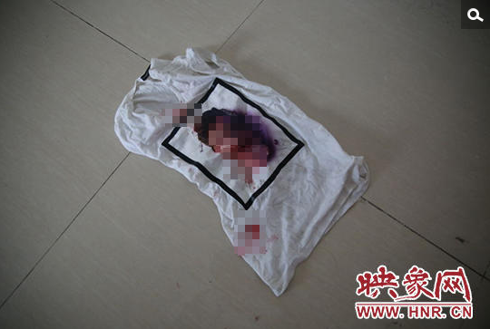　　17岁的卢健(化名)被骗进入传销组织被困后，寄回带血图片向家人求救。事发之后，河南荥阳市公安局高度重视，并成立由刑侦大队牵头的专案组。 12月16日晚上，荥阳市公安局刑侦大队民警兵分两路，一路奔赴江西新余，一路奔赴湖南衡阳寻找卢健。17日晚上，由副大队长徐子乾带队的其中一路民警，历时43个小时，终于在衡阳南边一城乡结合部找到失踪已达21天的卢健。