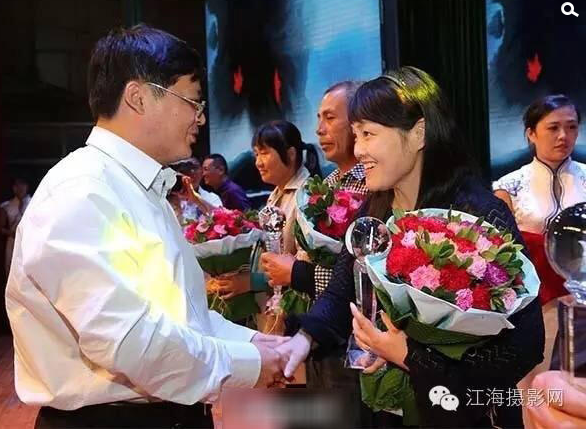 　　“平凡演绎生活中最美，风雨同舟有恩爱相随。”这就是对张恒俊夫妇的故事的最好诠释。今年以来，张恒俊家庭还先后被授予2016全国“最美家庭”、“全国五好文明家庭”荣誉称号。警嫂沈亚秋则获评中国好人及首届“江苏最美警嫂”。