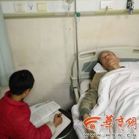 　　上小学六年级的田豫宣是家中唯一能照顾病人的人。只要一有空，小田就打开随身带着的书包拿出课本，复习功课。“我不想再上一回六年级，所以抽空复习功课，但为了我爸治好病，我什么都愿意……”在请假照顾父亲的这1个月间，小田还要抽空回老家蓝田照顾因脑梗瘫痪在床的爷爷和3岁的弟弟。