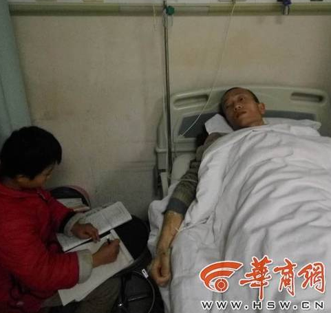 　　“孩子都还小，我不能走啊!但实在很难筹到足够的医疗费，真是愁死人了……”躺在病床上的田军不断对记者重复说，“主治医生还说手术要越快越好!” 在外面转了一圈，放心不下爸爸的小田又回到病房，对爸爸嘘寒问暖。“爸没事，你在暖气上暖暖手吧!”田军摸着女儿的头，爱怜地说着，眼神里却难掩焦虑。