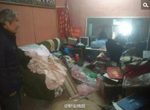 　　目前，当地警方介入调查。