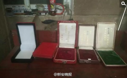 　　公安机关正全力侦办。