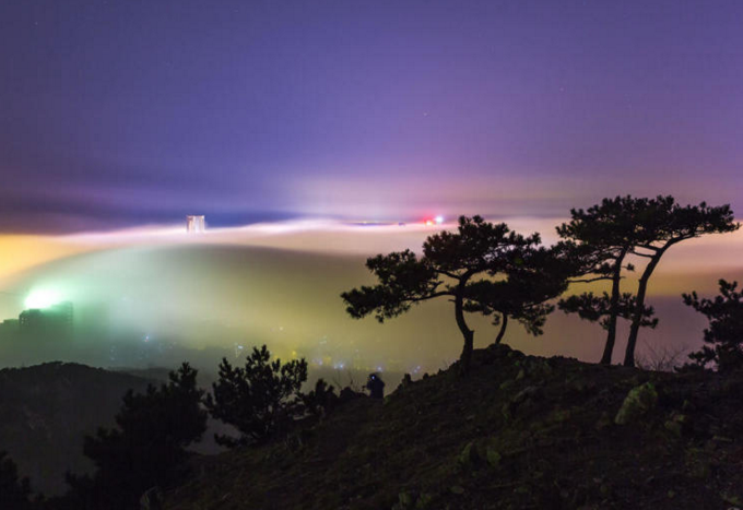 　　一般而言，平流雾二、三月份出现居多，如此早的月份出现，近几年来还属少见。