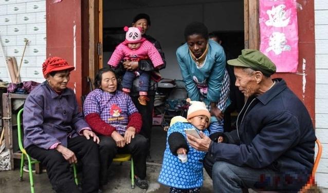 一大家子，其乐融融。