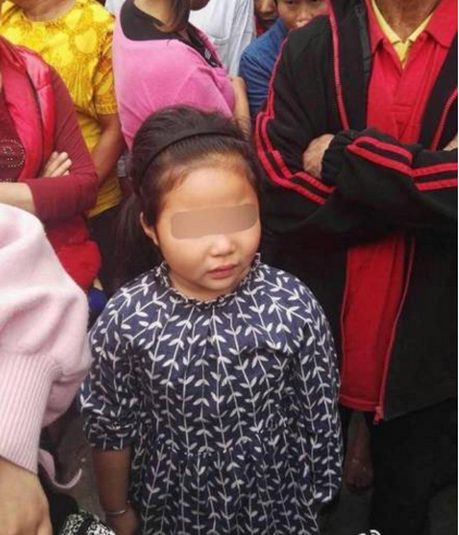 　　警方发现，几个孕妇都互不认识，这名7岁女童也不是她们的女儿，是牵头人安排这个孩子轮流跟随孕妇流动作案。女童如果不照做就挨打或挨饿。