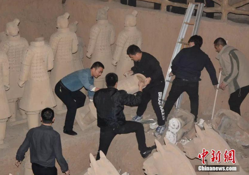 　　同时，临潼区相关部门对区内多个人造景点负责人逐一进行谈话，要求对各自景点以此对标进行自查，坚决杜绝此类问题再次发生。临潼区委宣传部供图西安临潼销毁山寨兵马俑40余个面积达600平方米。
