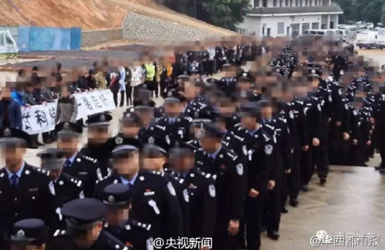 　　2017年1月2日，广西禁毒战线侦破了近年来最大一宗生产制毒物品案件。在公安部禁毒局统一指挥下，广西、福建公安机关在南宁市成功打掉1个制毒团伙，抓获犯罪嫌疑人12名，查获制毒物品10吨，查获毒品成品约2.15吨、半成品约3.8吨，总价值高达3000多万元，缴获的制毒物品数量之大在国内属罕见，堪称广西禁毒战线的一场大捷。